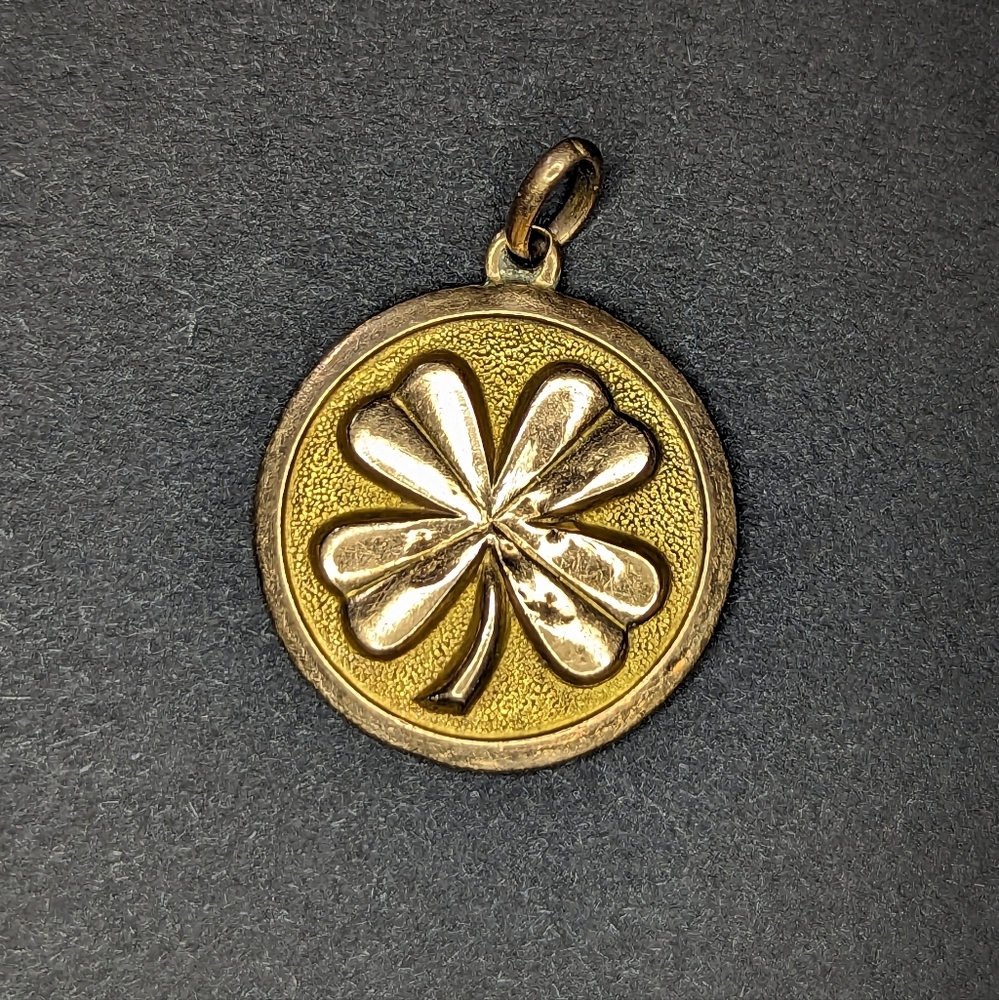 Necklace Charm - Clover/Lobster